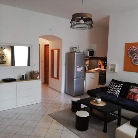 Orange: Appartement Pratique Et Idealement Place Оранж Экстерьер фото
