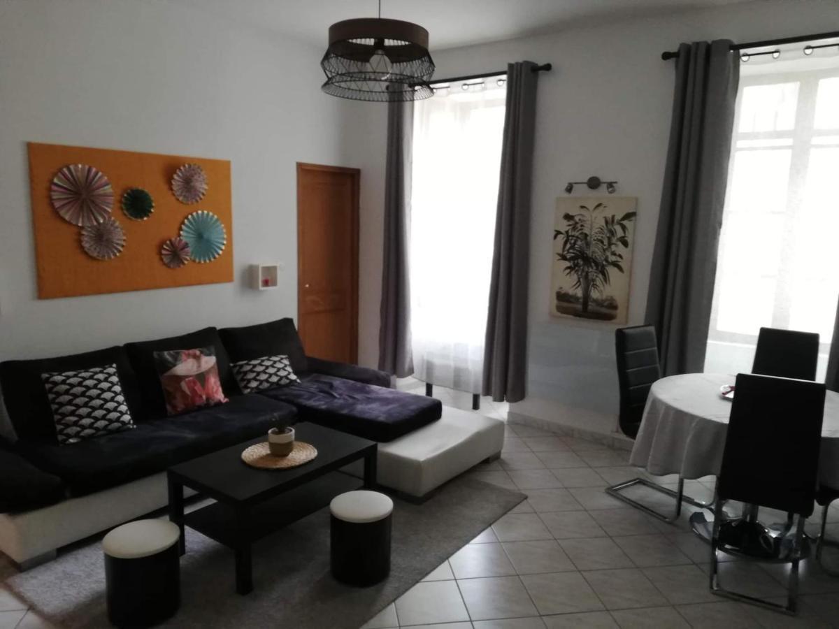 Orange: Appartement Pratique Et Idealement Place Оранж Экстерьер фото