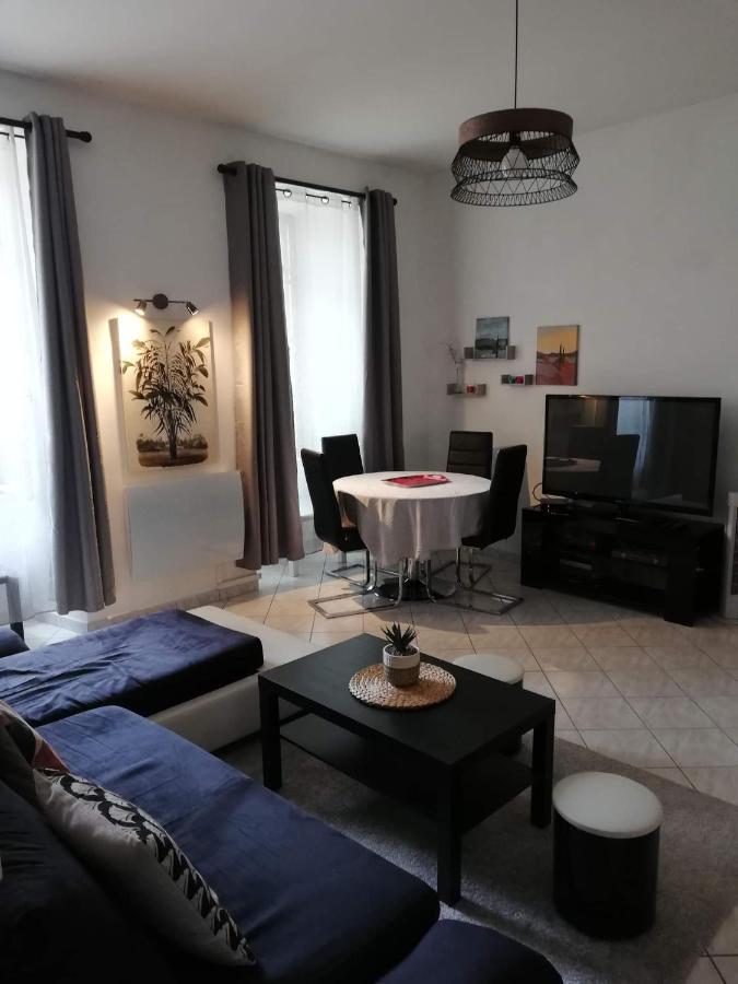 Orange: Appartement Pratique Et Idealement Place Оранж Экстерьер фото