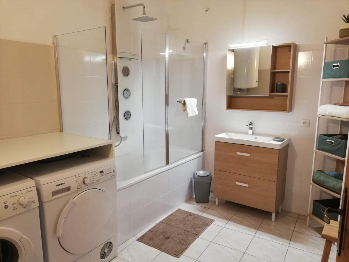 Orange: Appartement Pratique Et Idealement Place Оранж Экстерьер фото