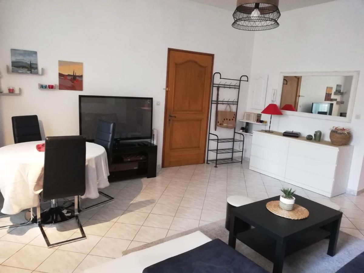 Orange: Appartement Pratique Et Idealement Place Оранж Экстерьер фото